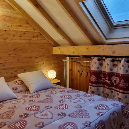 Apartment Estatico 1 - T2 Duplex Sleeps 4 Nevache